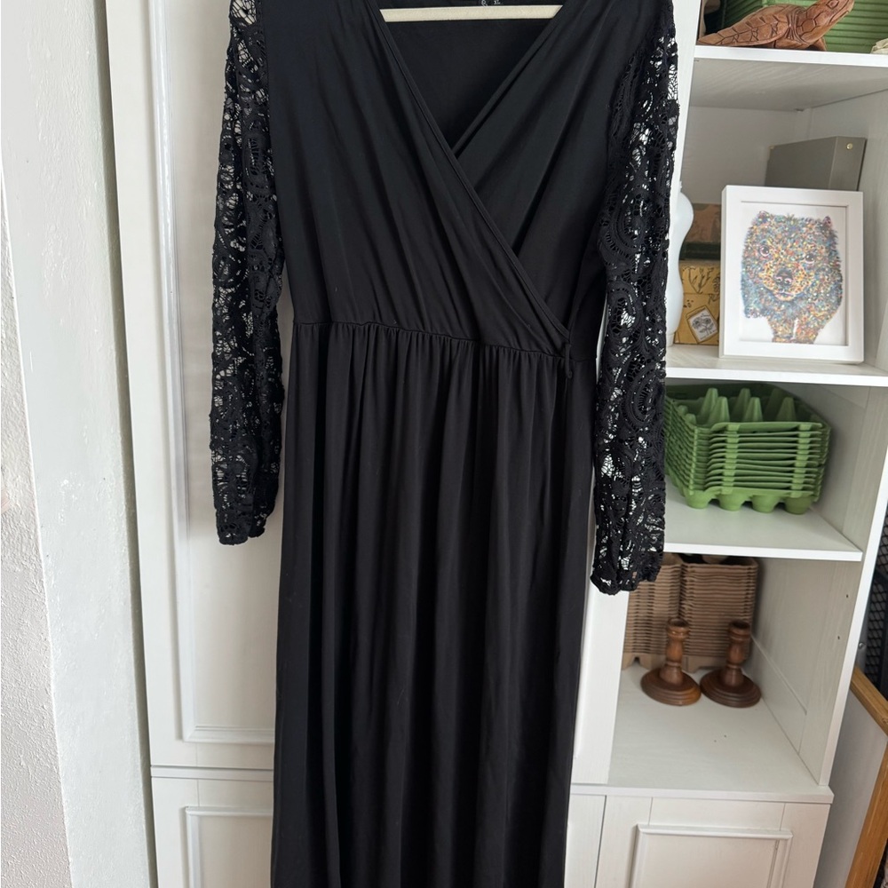 Elegant Black Lace Sleeve Dress
